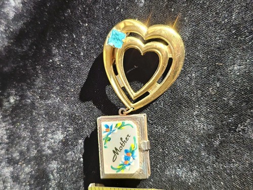 Gold tone heart - heart, brooch